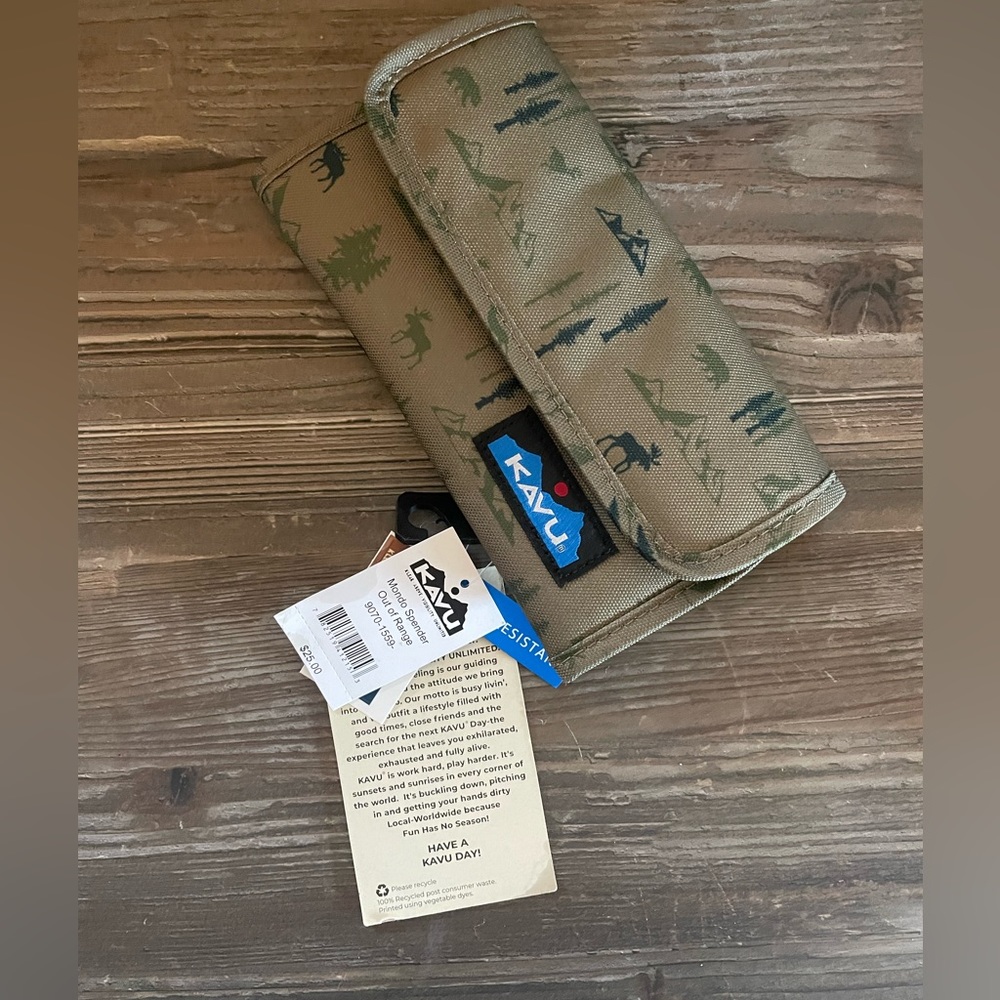 Kavu, NWT, wallet with mountains, trees, and moose